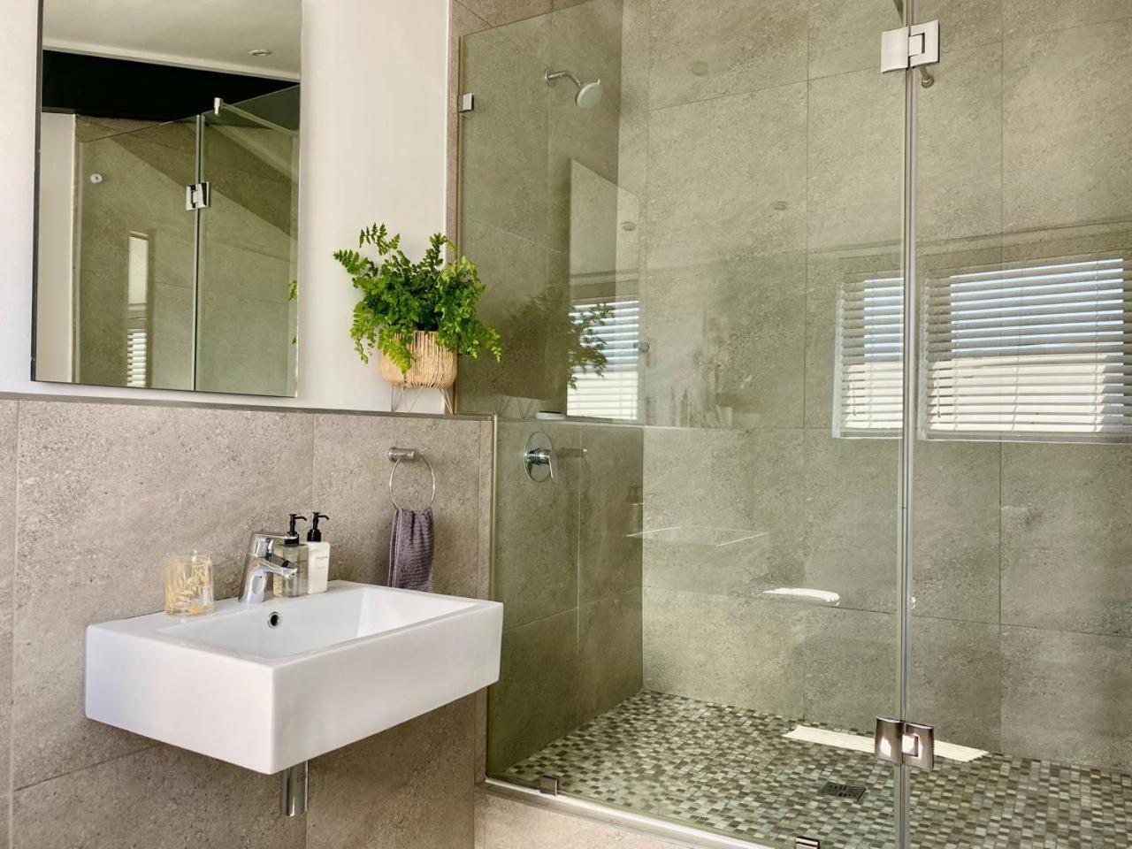 Hermanus Waterfront Apartment Quarto foto
